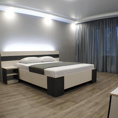 Двухкомнатный Люкс Центр Металлургов 19 Kr Apartments Krivoy Rog Exterior foto