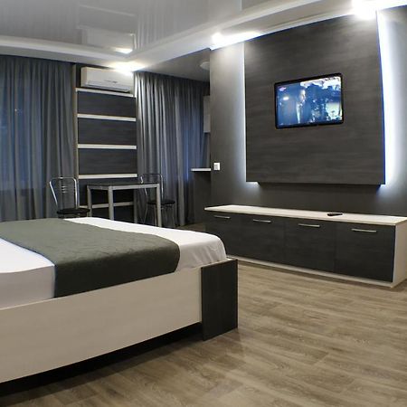 Двухкомнатный Люкс Центр Металлургов 19 Kr Apartments Krivoy Rog Exterior foto