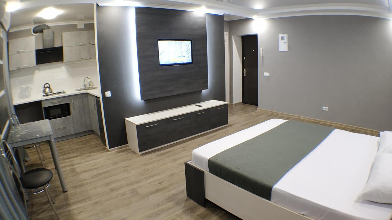 Двухкомнатный Люкс Центр Металлургов 19 Kr Apartments Krivoy Rog Exterior foto