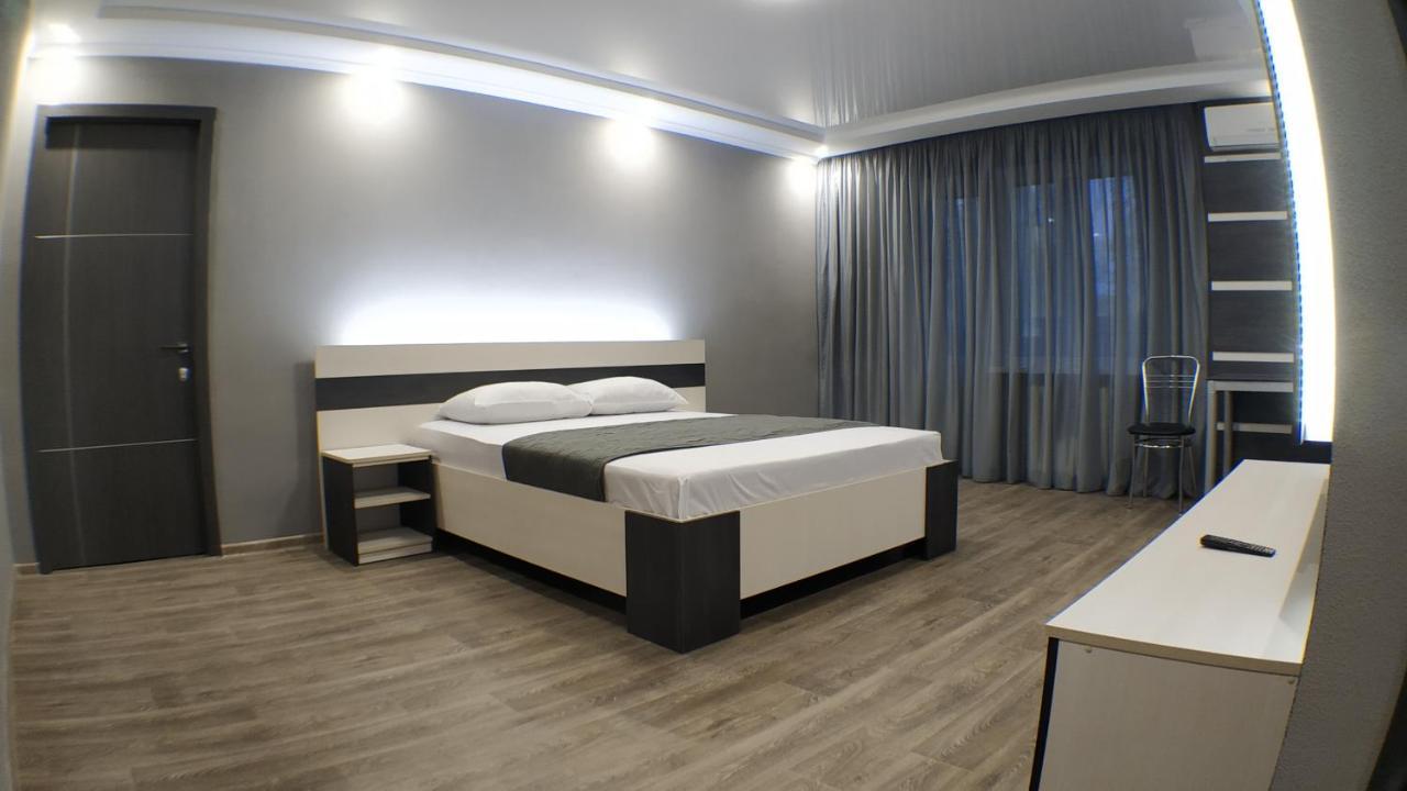 Двухкомнатный Люкс Центр Металлургов 19 Kr Apartments Krivoy Rog Exterior foto