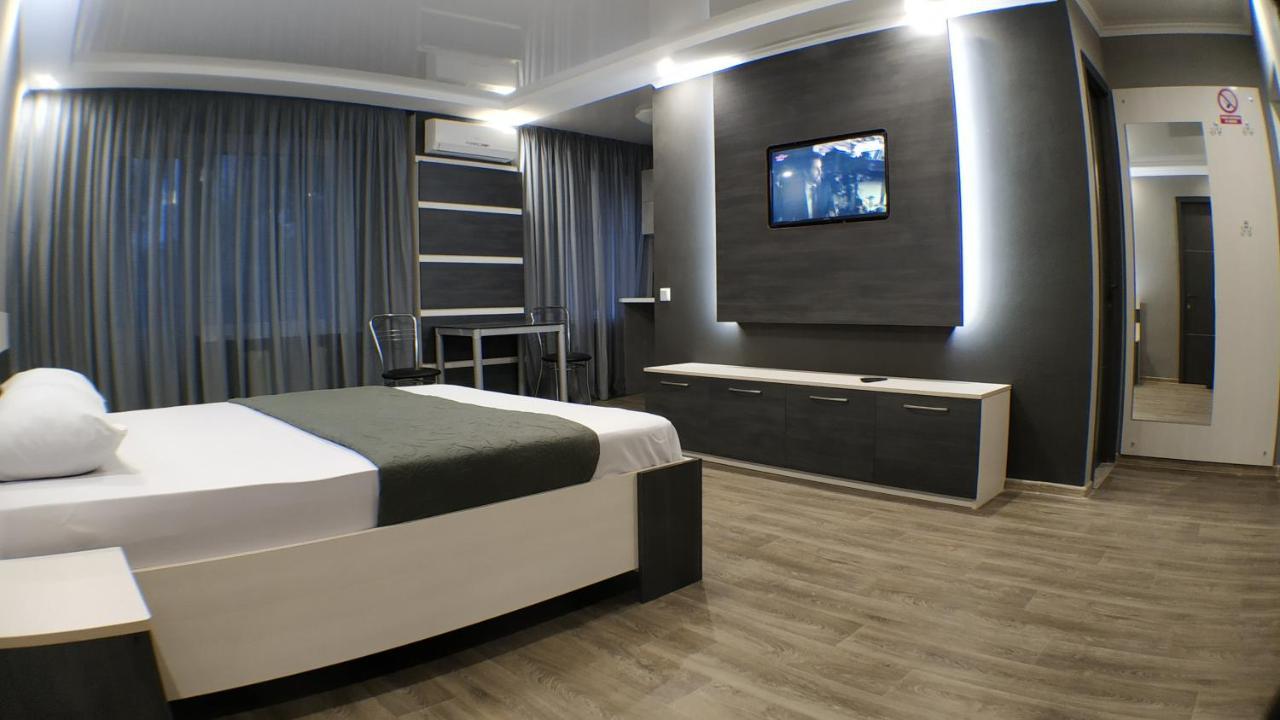Двухкомнатный Люкс Центр Металлургов 19 Kr Apartments Krivoy Rog Exterior foto